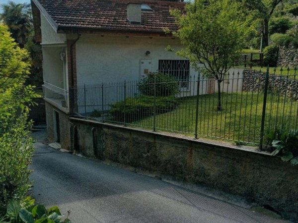 casa indipendente in vendita a Torino in zona Cavoretto