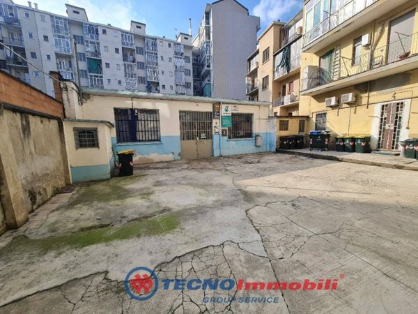 negozio in vendita a Torino in zona Lingotto