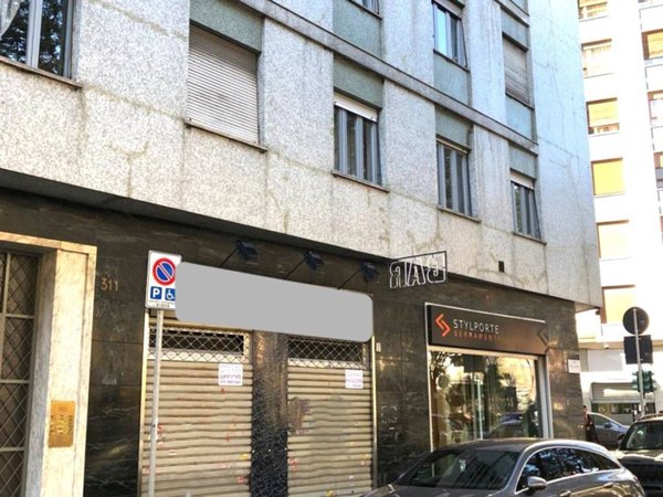 negozio in vendita a Torino in zona Pozzo Strada