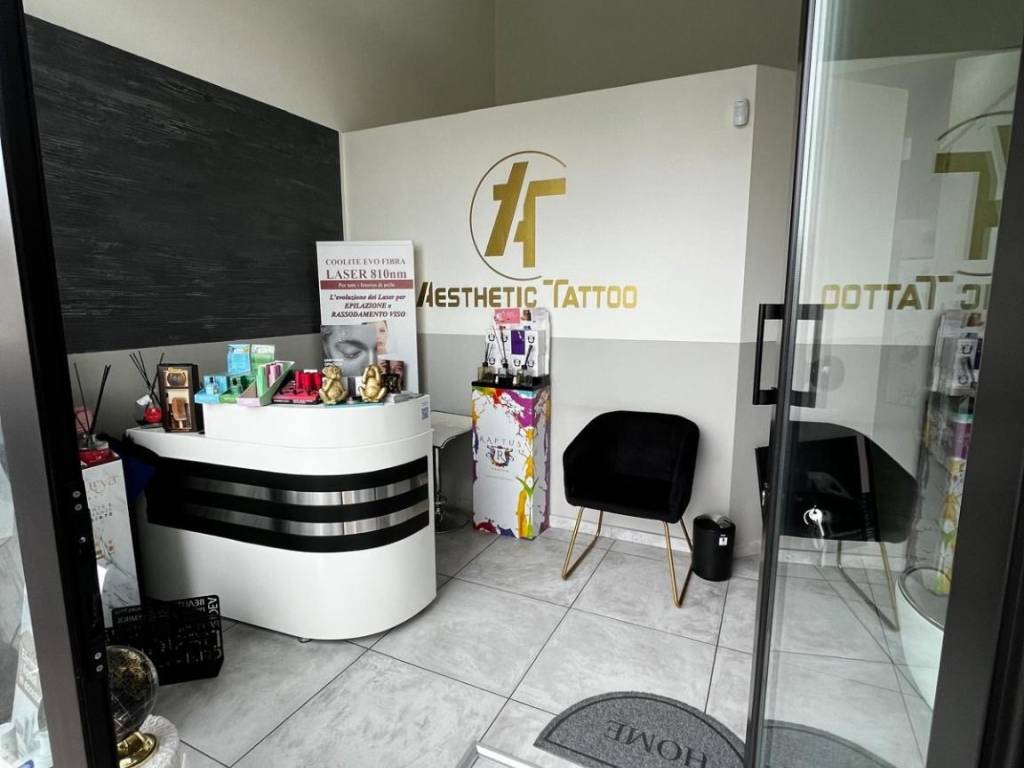 negozio in vendita a Torino in zona Borgata Vittoria