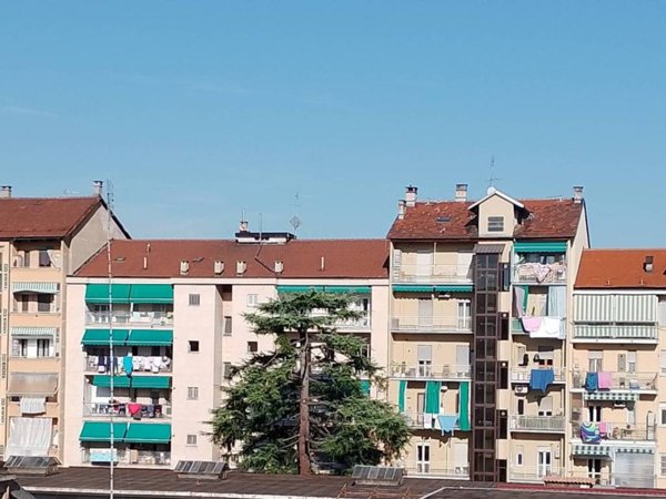 appartamento in vendita a Torino in zona Lingotto