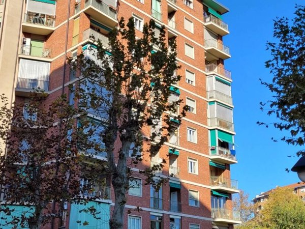 appartamento in vendita a Torino in zona Borgata Vittoria