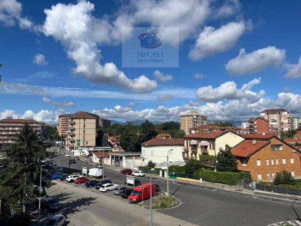 appartamento in vendita a Torino in zona Lucento