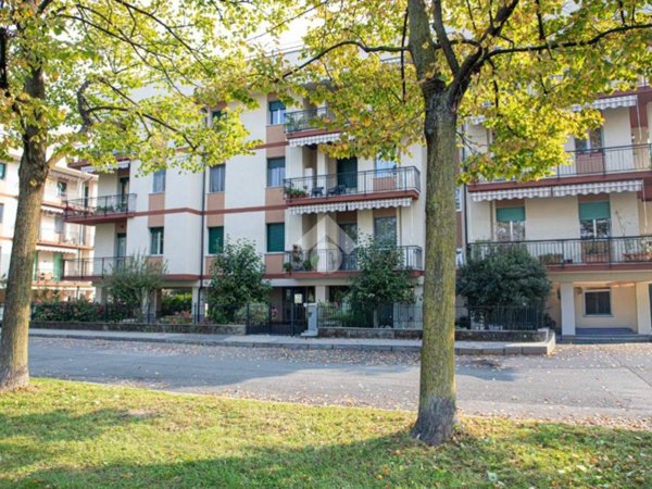 appartamento in vendita a Torino in zona Parella