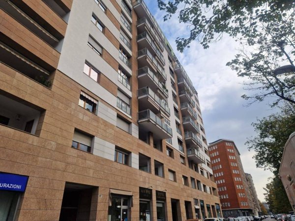 negozio in vendita a Torino in zona Borgo San Paolo