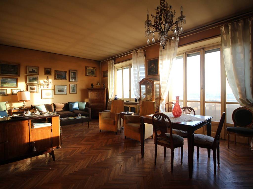 appartamento in vendita a Torino in zona Cit Turin