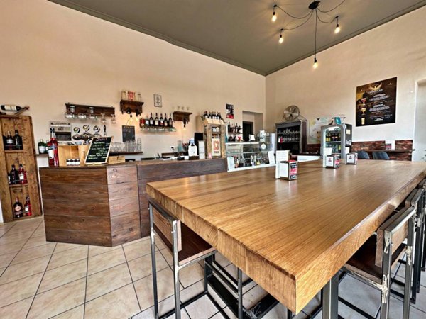 negozio in vendita a Torino in zona Lingotto