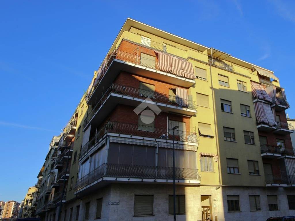 appartamento in vendita a Torino in zona Borgata Vittoria