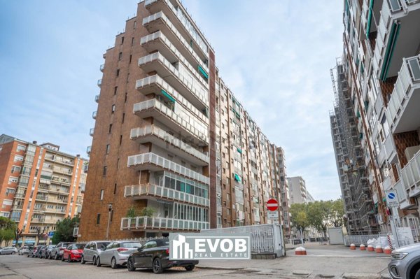 locale di sgombero in vendita a Torino in zona Santa Rita