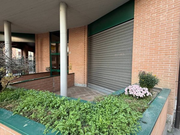 negozio in vendita a Torino in zona Madonna di Campagna