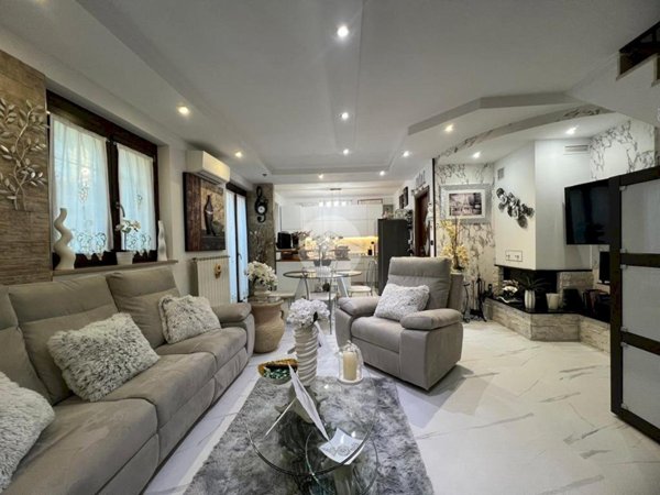 casa semindipendente in vendita a Torino