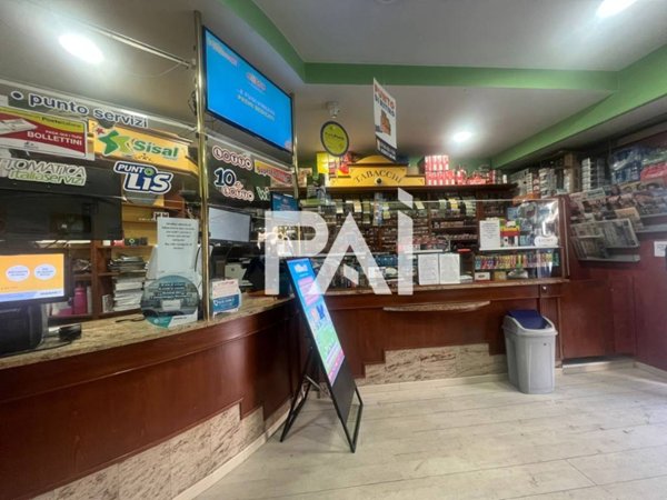 negozio in vendita a Torino in zona Aurora