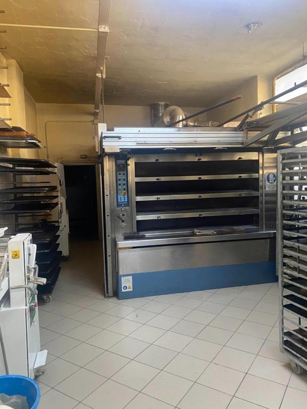 negozio in vendita a Torino in zona Mirafiori Nord