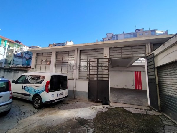 locale di sgombero in vendita a Torino in zona Barriera di Milano