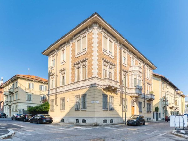 appartamento in vendita a Torino in zona San Salvario
