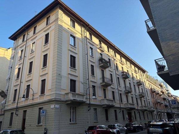 appartamento in vendita a Torino in zona Cit Turin