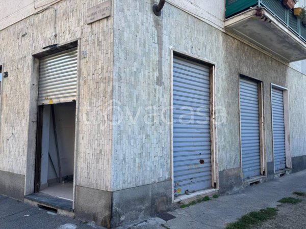 negozio in vendita a Torino in zona Regio Parco