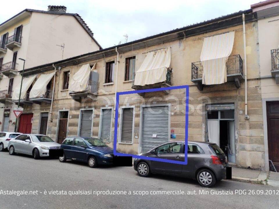 negozio in vendita a Torino in zona Regio Parco