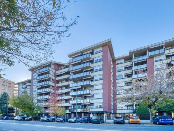 appartamento in vendita a Torino in zona Millefonti