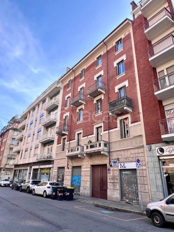appartamento in vendita a Torino in zona Cenisia