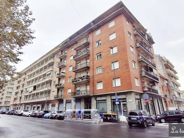 appartamento in vendita a Torino in zona Borgata Vittoria