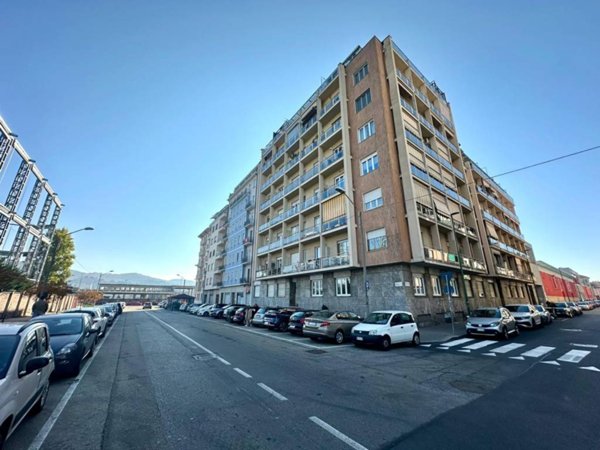 appartamento in vendita a Torino in zona Lingotto