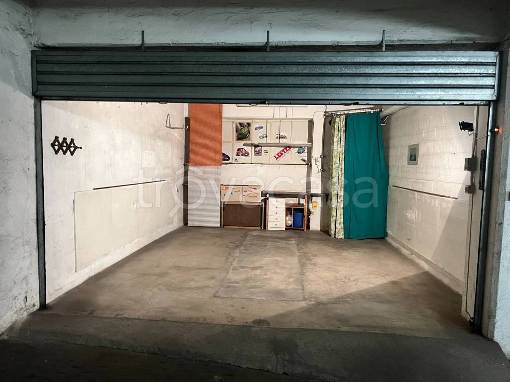 locale di sgombero in vendita a Torino in zona Lingotto