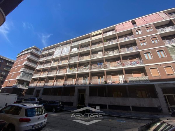 appartamento in vendita a Torino in zona Millefonti