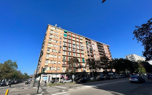 appartamento in vendita a Torino in zona Lingotto