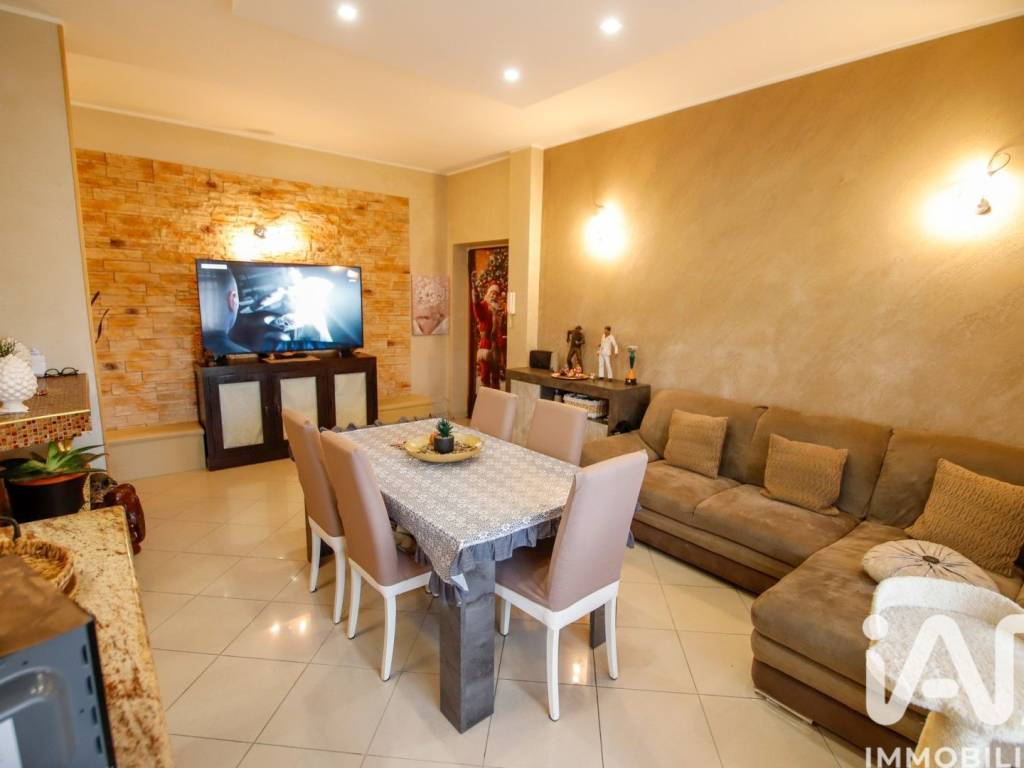 appartamento in vendita a Torino in zona Vallette