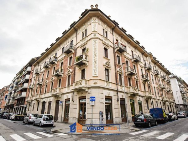 negozio in vendita a Torino in zona San Salvario