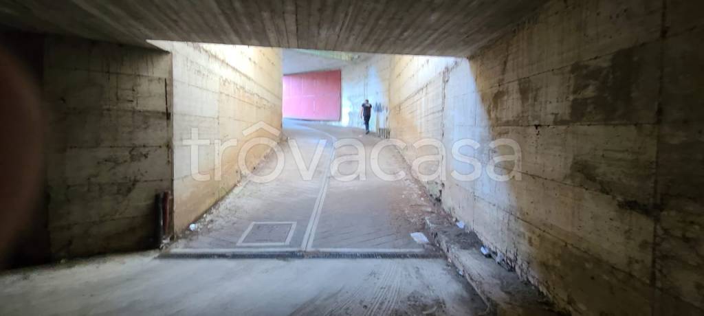 locale di sgombero in vendita a Torino in zona Mirafiori Sud