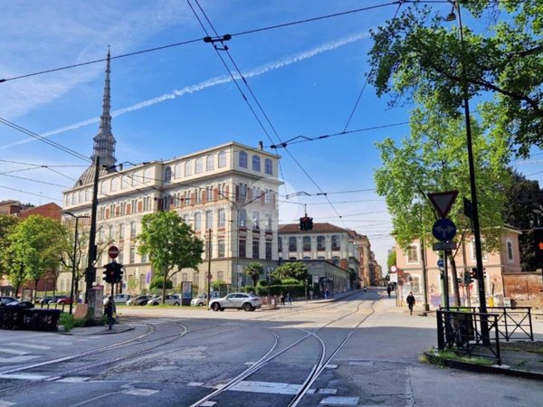 negozio in vendita a Torino in zona Vanchiglia