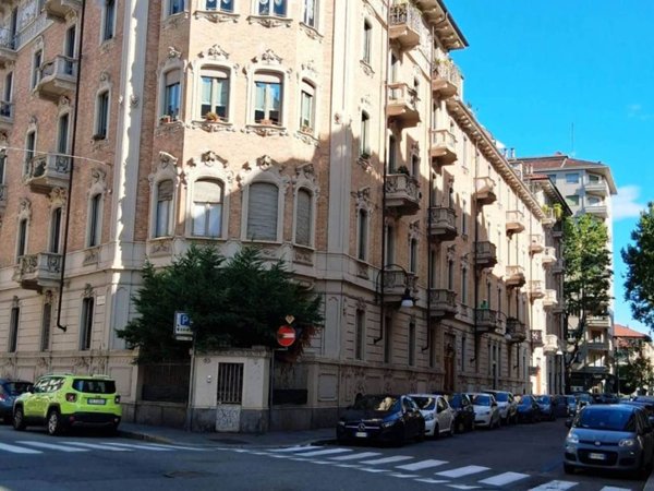 appartamento in vendita a Torino in zona Cit Turin