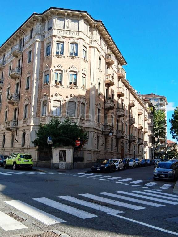 appartamento in vendita a Torino in zona Cit Turin
