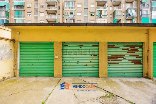 locale di sgombero in vendita a Torino in zona Santa Rita