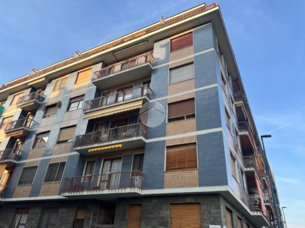 appartamento in vendita a Torino in zona Borgata Vittoria