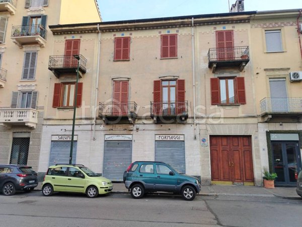 locale commerciale in vendita a Torino in zona Borgo San Paolo