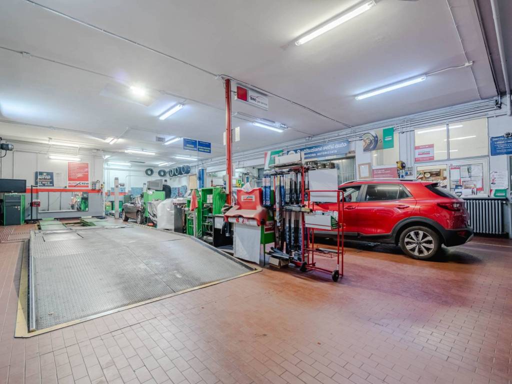 negozio in vendita a Torino in zona Pozzo Strada