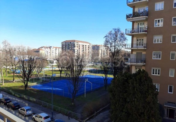appartamento in vendita a Torino in zona Borgata Vittoria