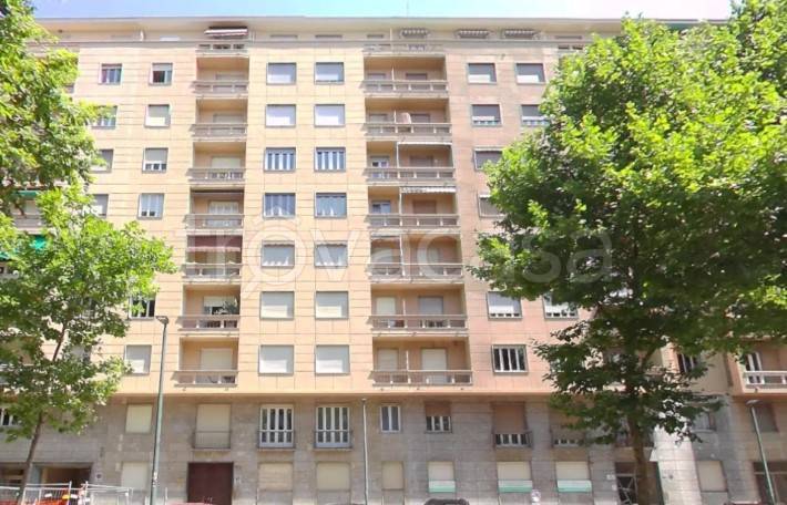 appartamento in vendita a Torino in zona Cit Turin