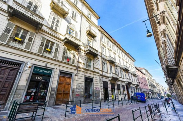 negozio in vendita a Torino in zona Centro Storico