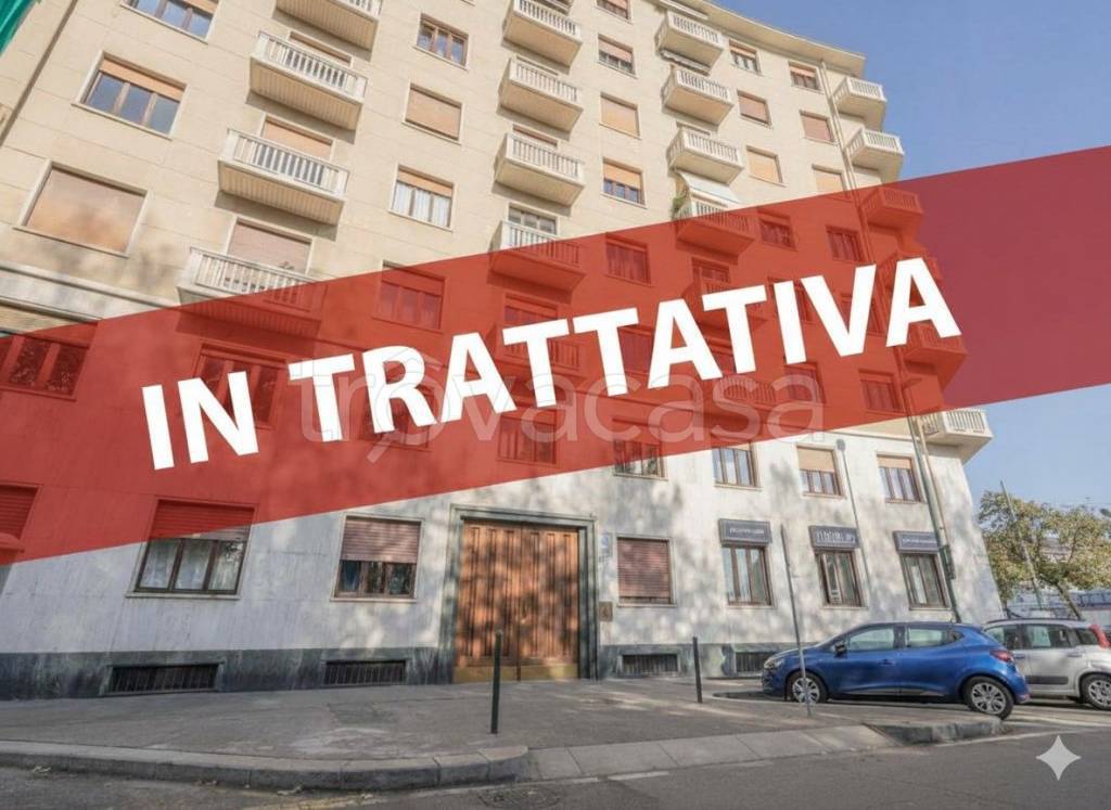 appartamento in vendita a Torino in zona Cit Turin