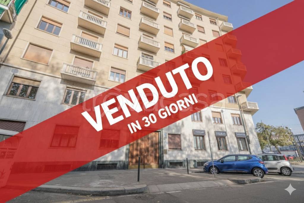 appartamento in vendita a Torino in zona Cit Turin