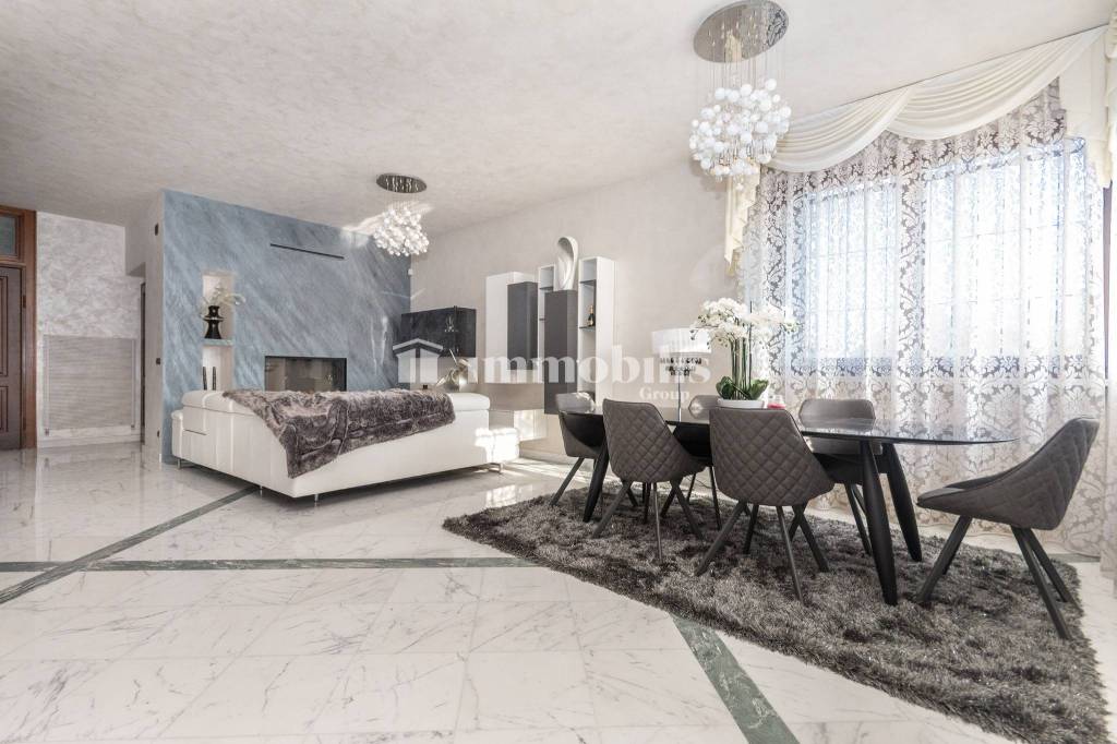 casa indipendente in vendita a Torino in zona Barca