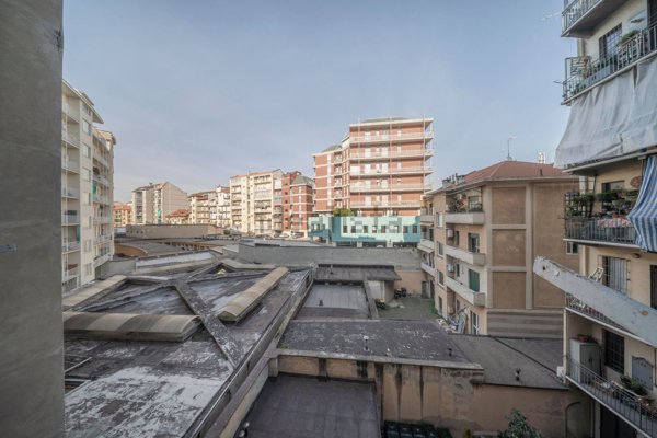 appartamento in vendita a Torino in zona Cit Turin
