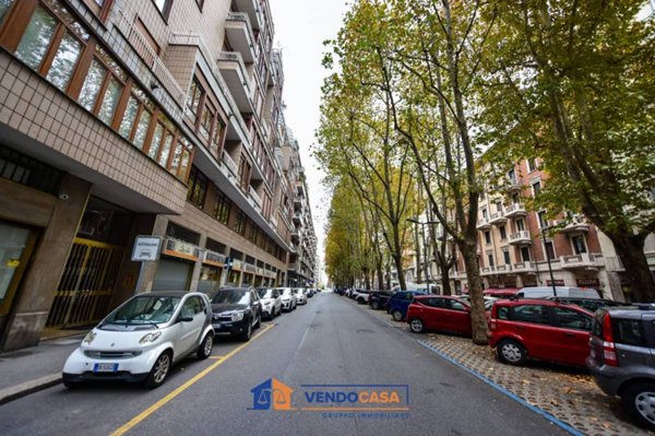 ufficio in vendita a Torino in zona Crocetta