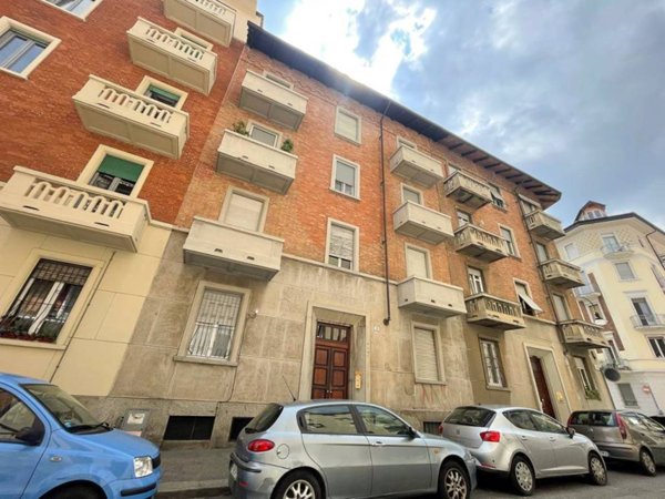 appartamento in vendita a Torino in zona Cenisia