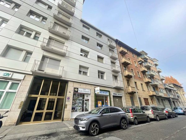negozio in vendita a Torino in zona Santa Rita