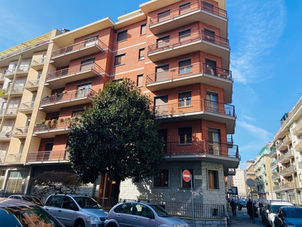 appartamento in vendita a Torino in zona Parella